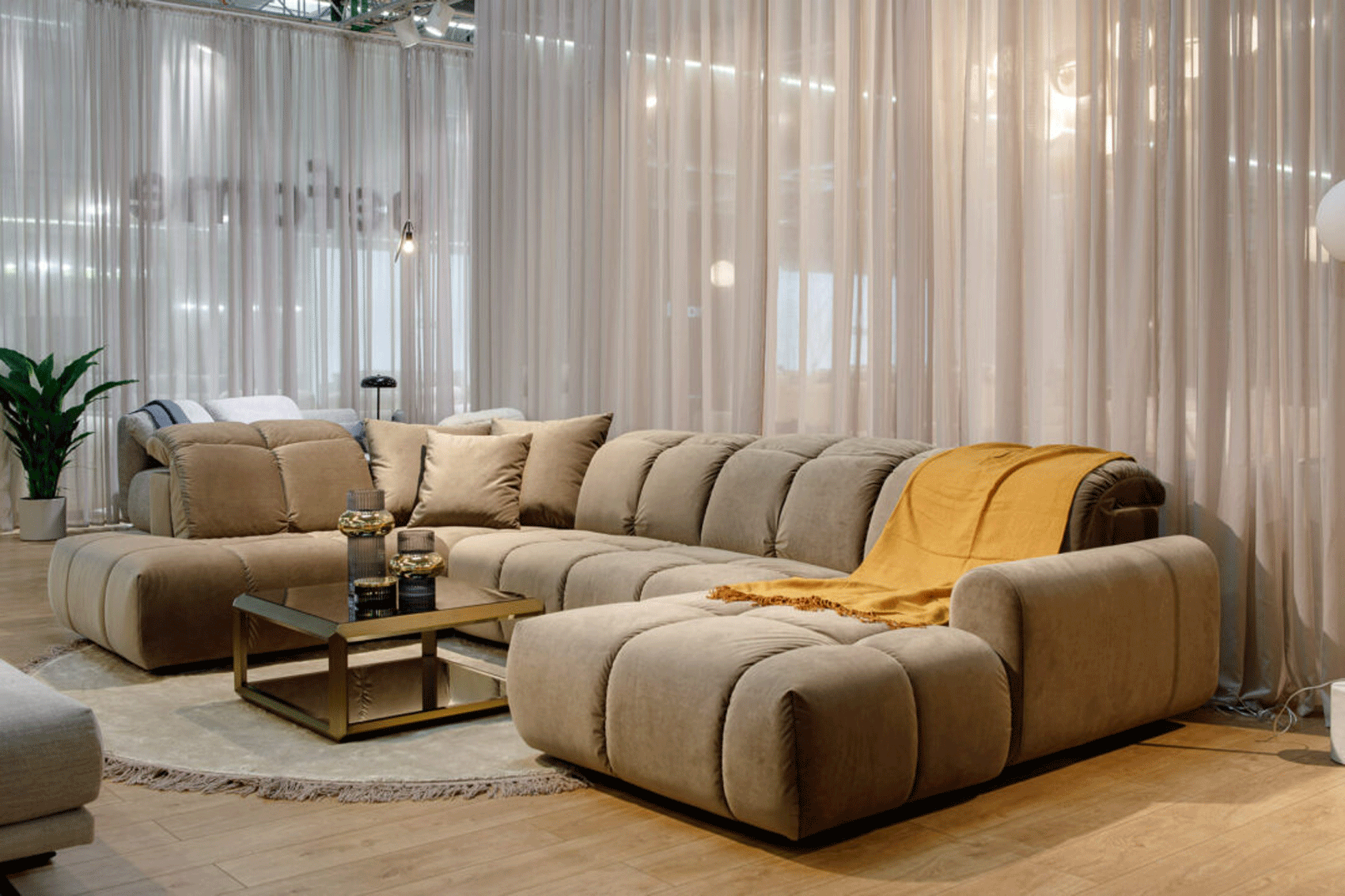 Brands Franco Gold Bullet U-shaped Sectional